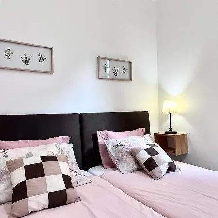 Frank's House & Happy Belem Vendégház