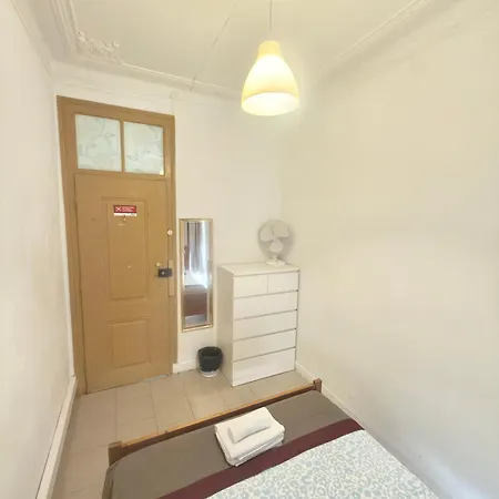 Frank's House & Happy Belem Guest house