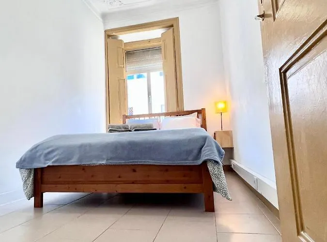 Frank's House & Happy Belem Guest house