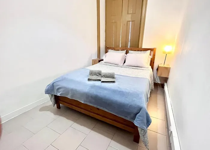 Frank's House & Happy Belem Guest house