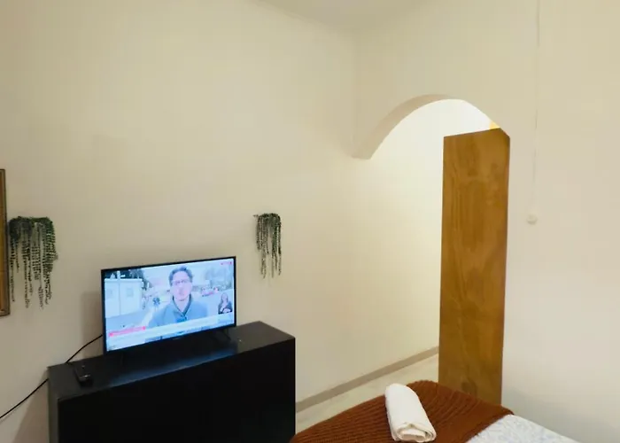 Frank's House & Happy Belem Guest house *