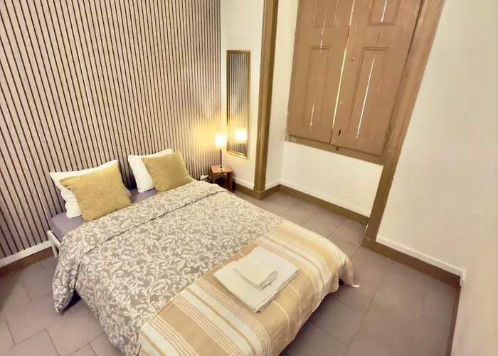 Frank's House & Happy Belem Guest house