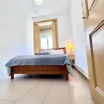 Frank's House & Happy Belem Guest house