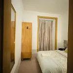 Frank's House & Happy Belem Guest house *
