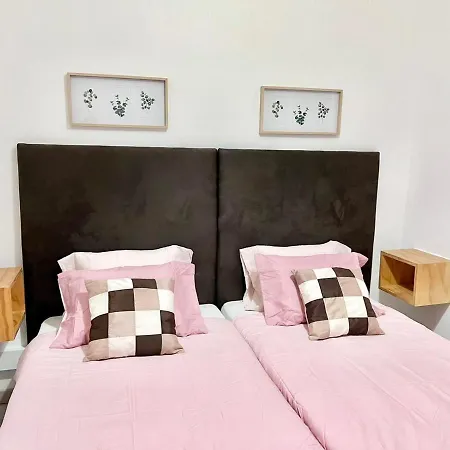 Frank's House & Happy Belem Гостьовий будинок