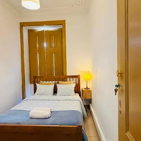 Frank's House & Happy Belem Гостьовий будинок