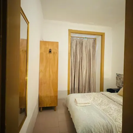 Frank's House & Happy Belem Гостьовий будинок *