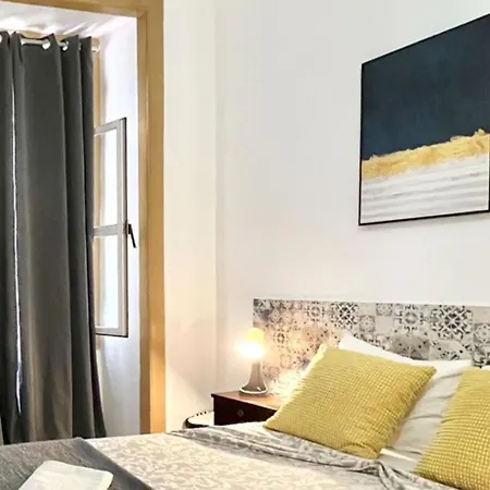 Frank's House & Happy Belem Guest house